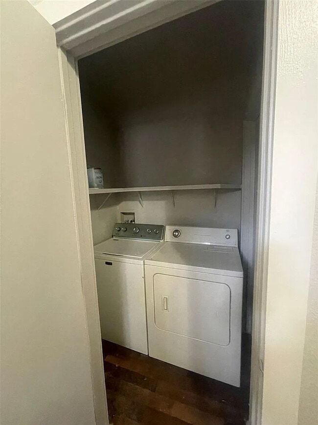 Building Photo - "Charming 1-Bed Gem in San Marcos: Cozy 700 sq ft Haven on West McCarty Lane!"