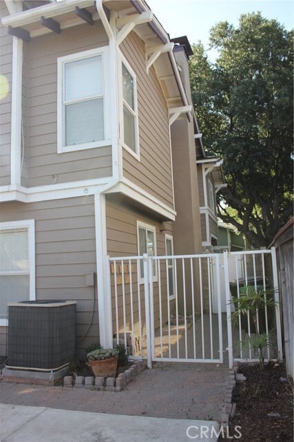 Building Photo - 563 E City Ct