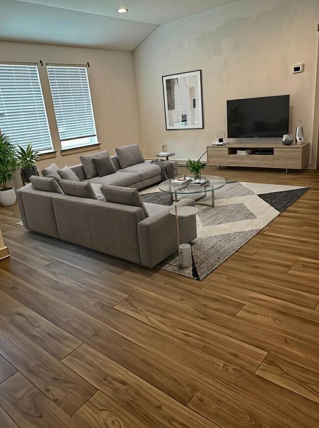 Building Photo - 1715 Plantation Pl