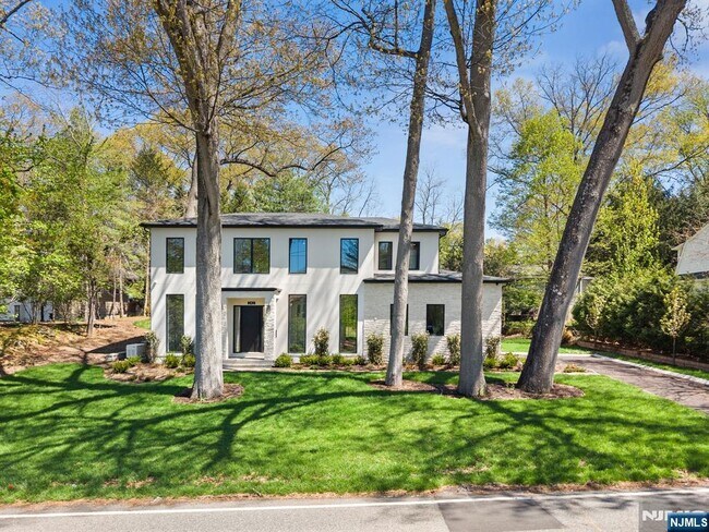 Building Photo - 242 Hardenburgh Ave