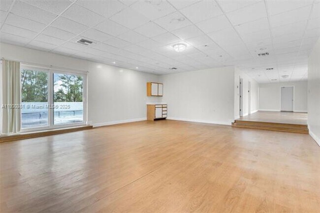 Building Photo - 14820 Naranja Lakes Blvd