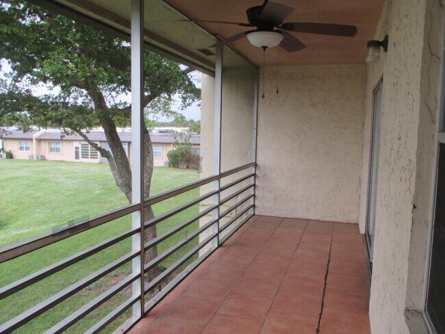 Building Photo - 154 Lake Meryl Dr