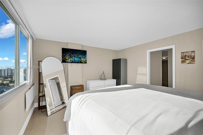 Building Photo - 7135 Collins Ave