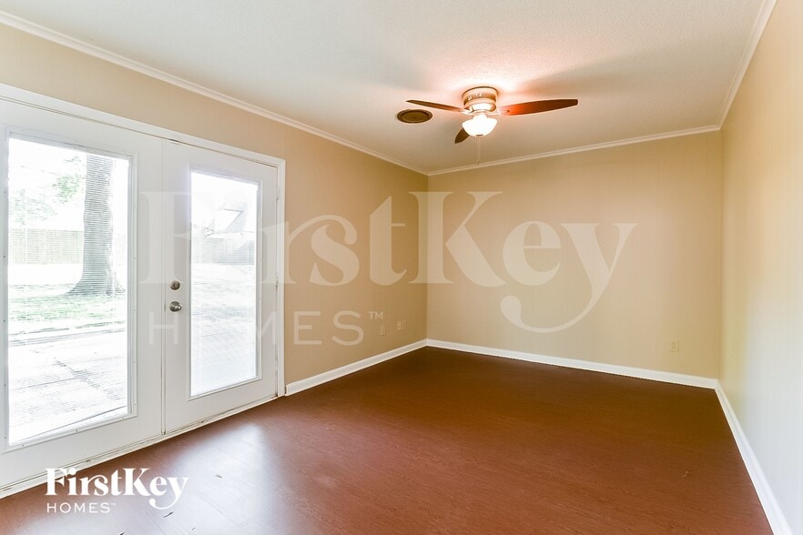 Building Photo - 416 Cardinal Dr