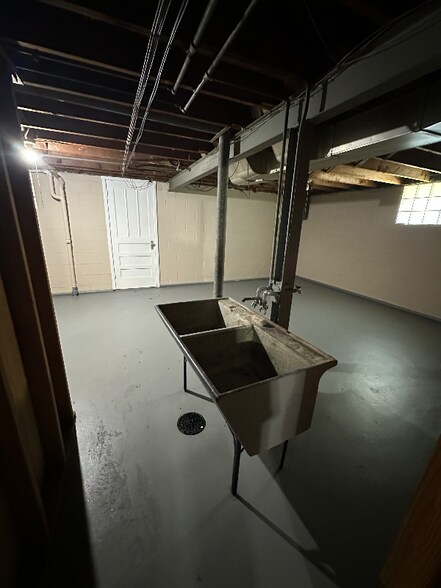 Building Photo - 1652 Grape Ave