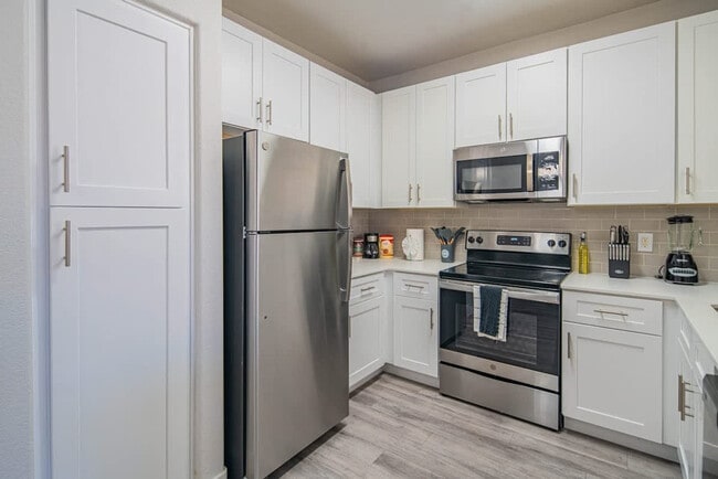 Building Photo - 7455 N 95th Ave