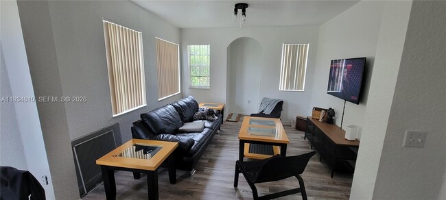 Building Photo - 2007 Belmont Ln