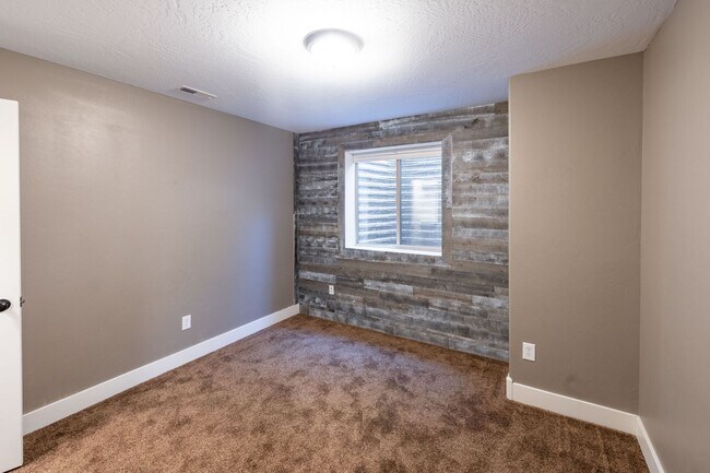 Building Photo - BEAUTIFUL 5 BED 3 BATH HOME IN FIRTH