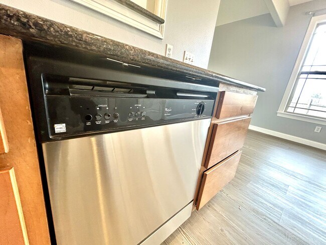 Building Photo - 3 bedroom 2 bath modern style home minutes from Centerton Main!!