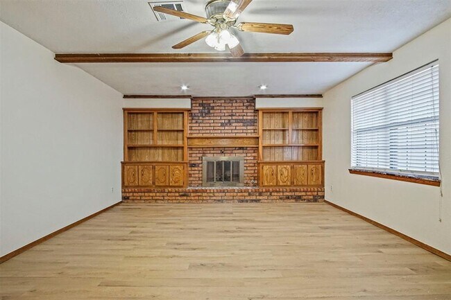 Building Photo - 1125 N Patterson Dr