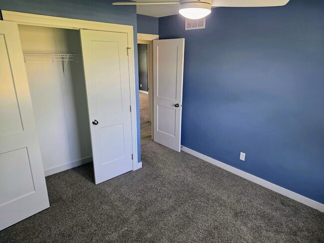 Building Photo - 701 Bradford Dr