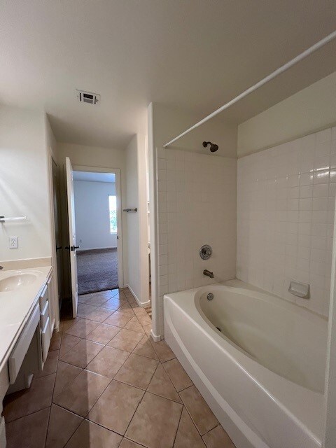 Building Photo - 447 Temple Canyon Pl
