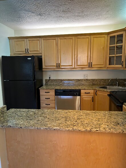 Building Photo - 5927 La Pinata Blvd