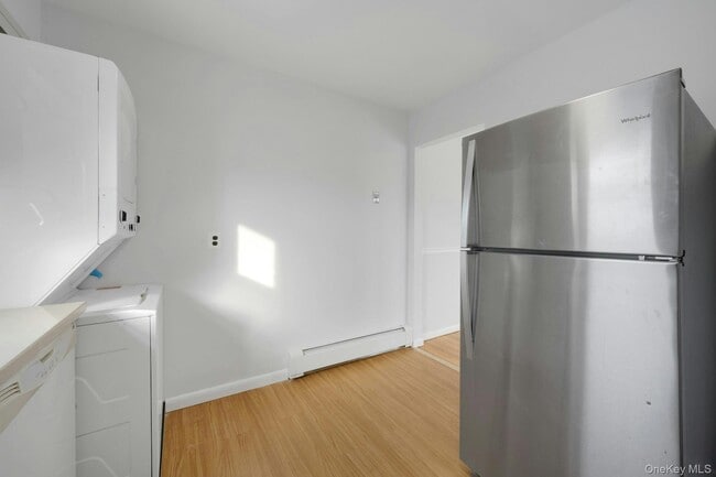 Building Photo - 52 Post Pl