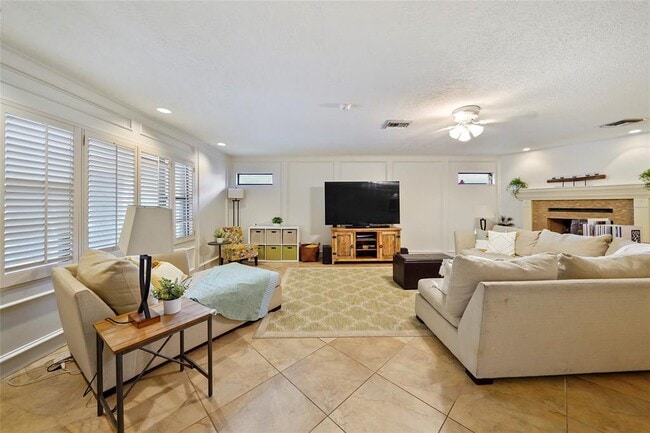 Building Photo - 6218 Wynnwood Ln