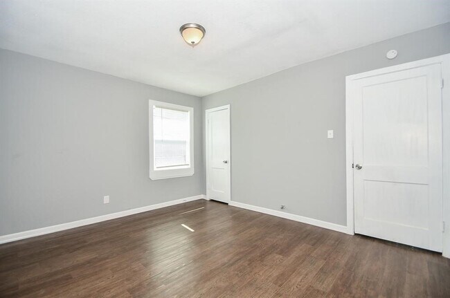 Building Photo - 7334 Mountbatten Rd