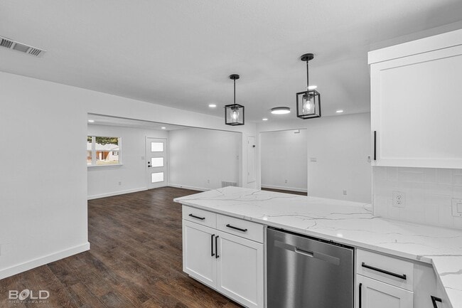 Building Photo - Check Out this 3 bed 2 bath in Bossier