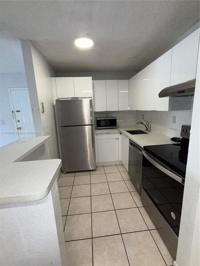Building Photo - 15600 SW 80th St