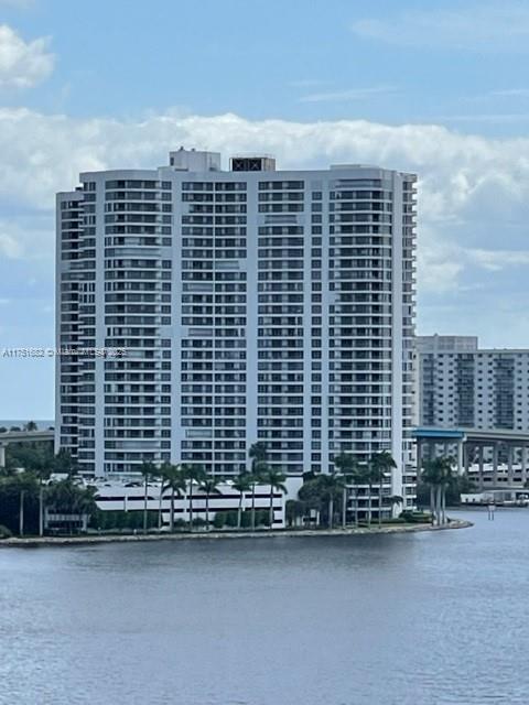 Building Photo - 19101 Mystic Pointe Dr