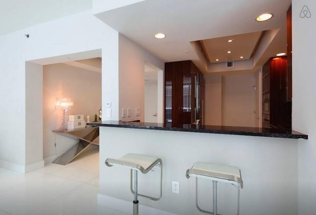 Building Photo - 2711 S Ocean Dr