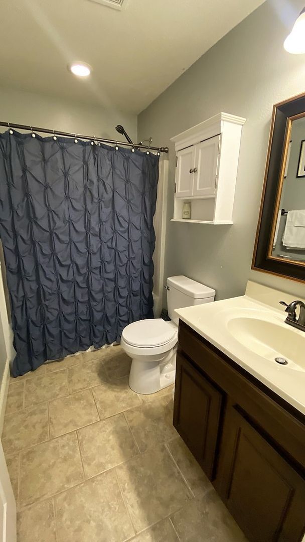 Building Photo - Gorgeous 3 Bedroom, 2 Bathroom Home in Woodridge Estates