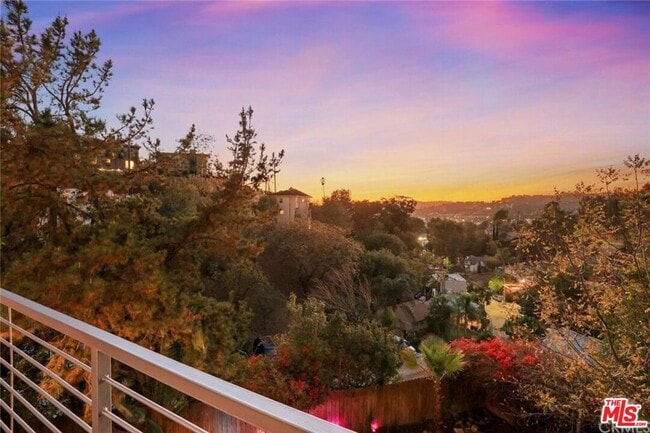 Building Photo - 728 Montecito Dr