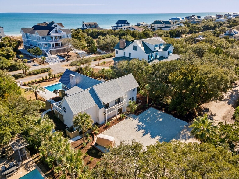 Building Photo - 165 Pioneer Loop