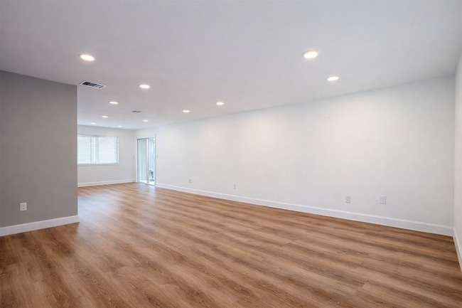 Building Photo - 8127 Chesebro Ave