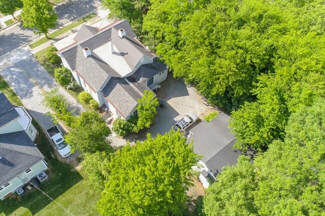 Building Photo - 130 Reid St