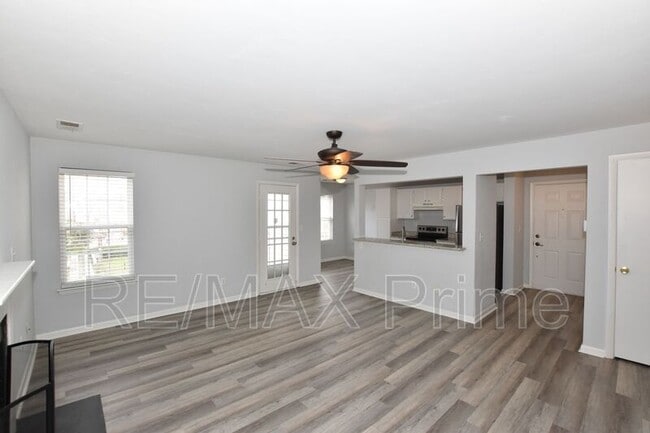 Building Photo - 1867 Chantilly Ct