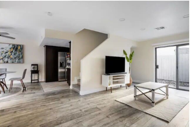 Building Photo - For Rent: Modern 2-Bedroom, 2-Bath Townhouse Apartment