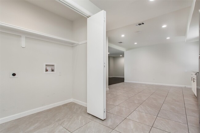 Building Photo - 3928 Valley Ridge Rd