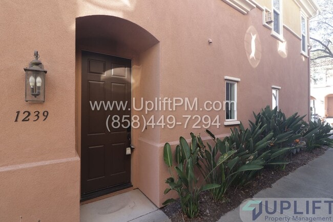 Building Photo - 2-Bed, 2-Bath Condo in the Heart of San Elijo Hills ** Move In Special $1,500 Off First Month's R...