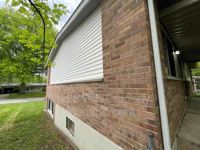 Building Photo - 2022 Northaire Ln