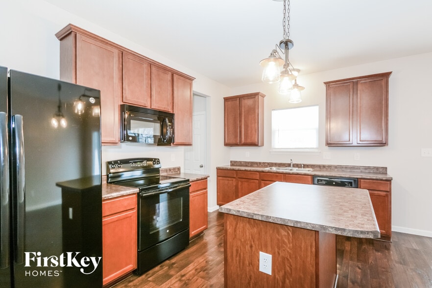 Building Photo - 246 Wabash Woods Way