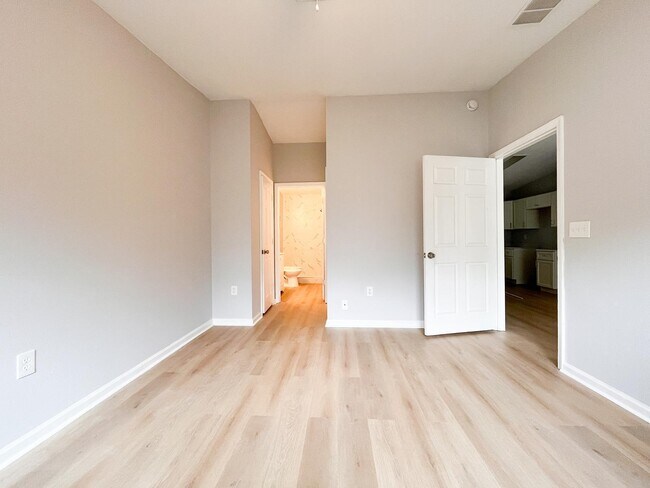 Building Photo - 5289 Stacy St