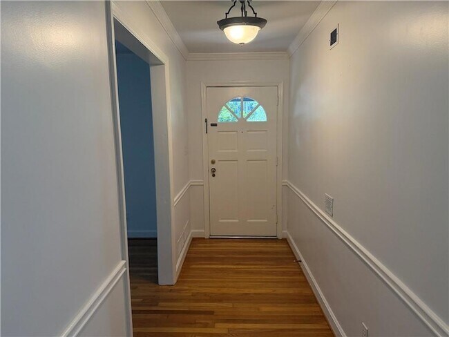 Building Photo - 6651 Castleton Dr NW