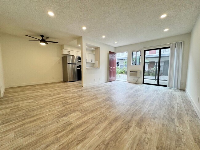 Building Photo - 3510 Clarington Ave