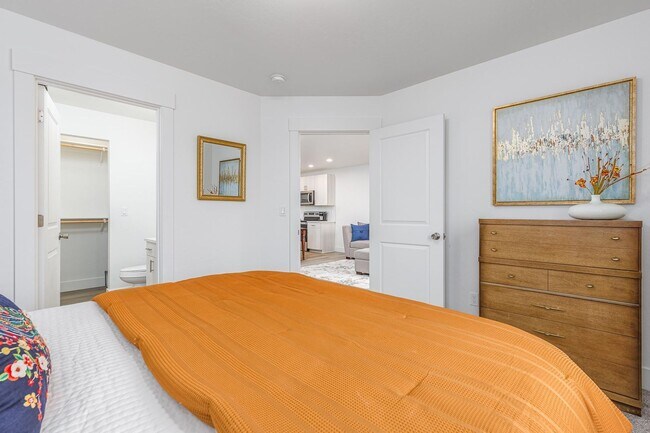 Building Photo - Great West Richland Location