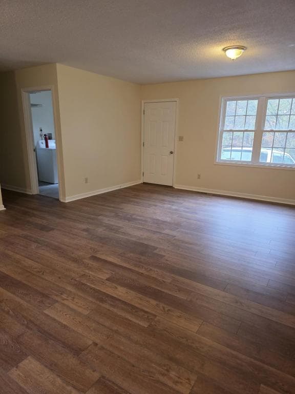 Building Photo - 550 Reids Hill Rd