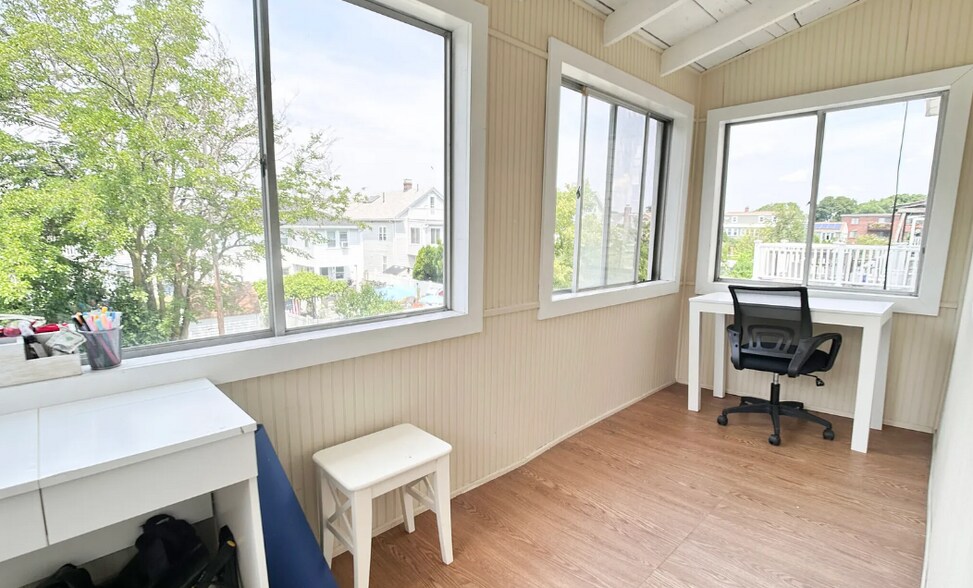 Building Photo - 60 Litchfield St