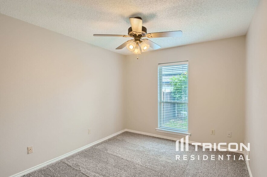 Building Photo - 4707 Vineyard Trail