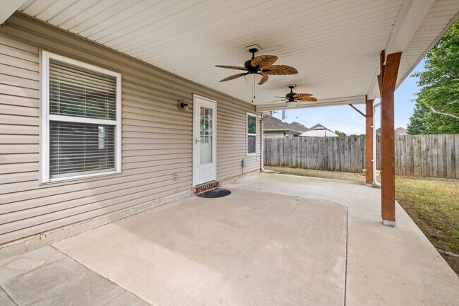 Building Photo - Great 3 Beds + 2 Baths Home with Solar Panels! Large Covered Patio!