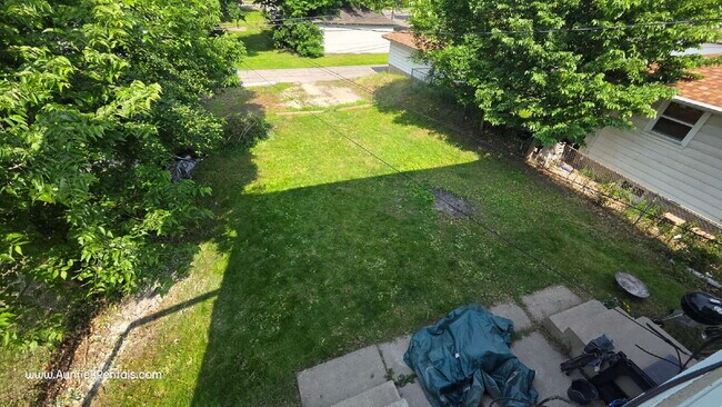 Building Photo - Great 2BR Duplex with a yard, Minneapolis ...