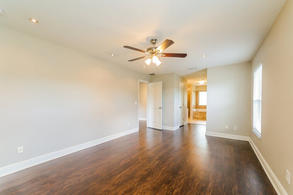 Building Photo - 1900 Southern Oak Loop