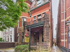 Building Photo - 7 E Franklin St