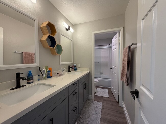 Building Photo - 29164 Greenbrier Pl