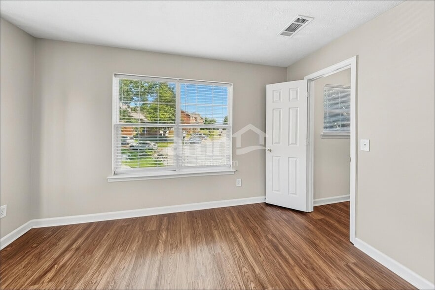 Building Photo - 221 Scarlet Ridge Ct