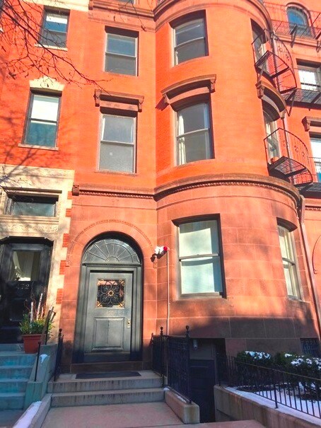 Primary Photo - 471 Beacon St