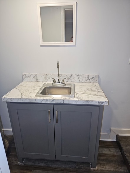 Building Photo - 228 Cedar St